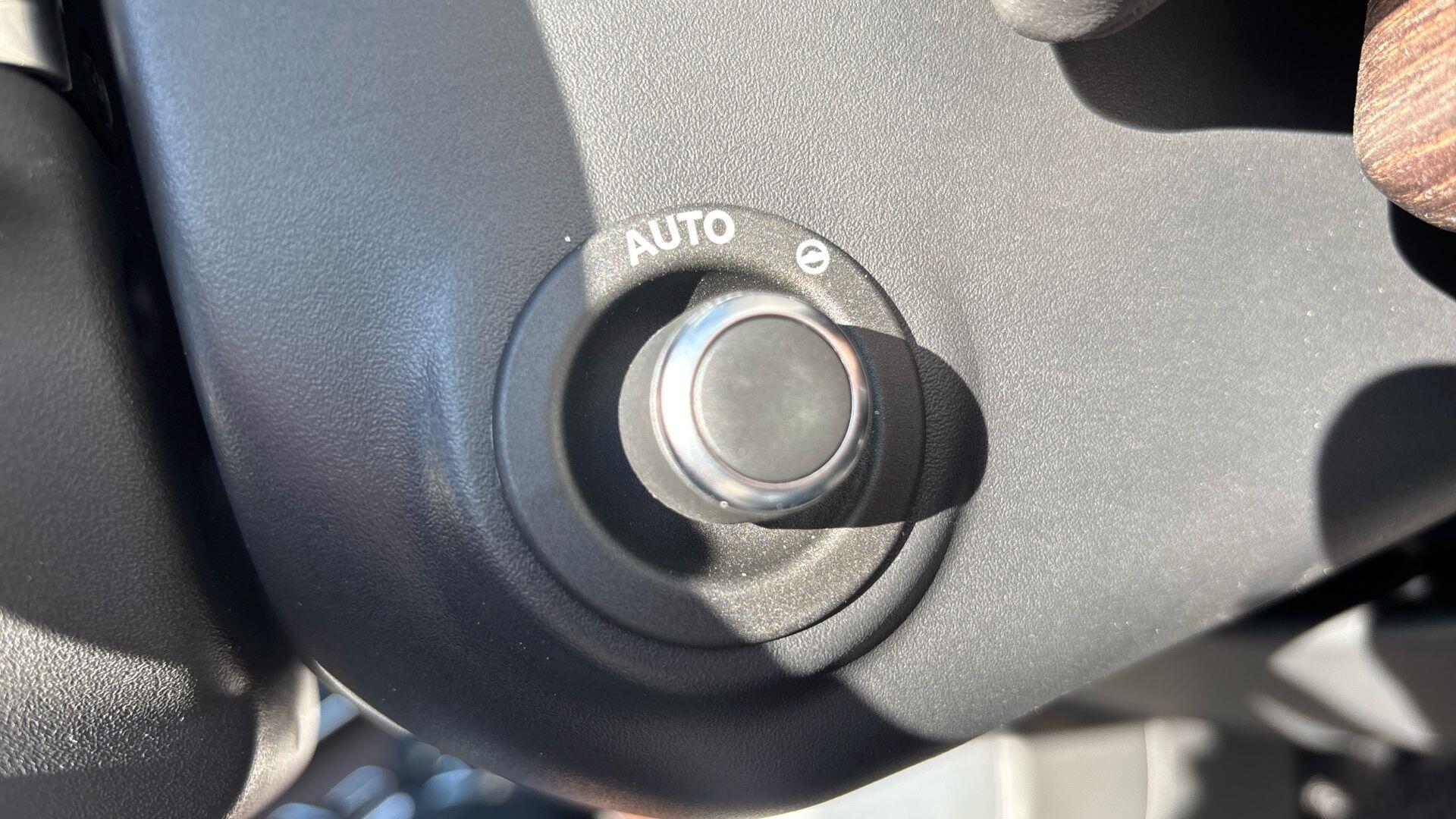 Land Rover Range Rover view 20