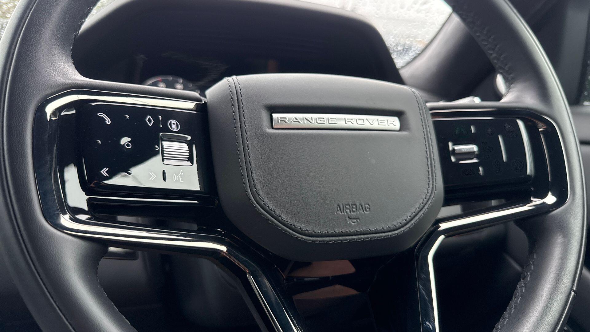 Land Rover Range Rover Evoque view 26