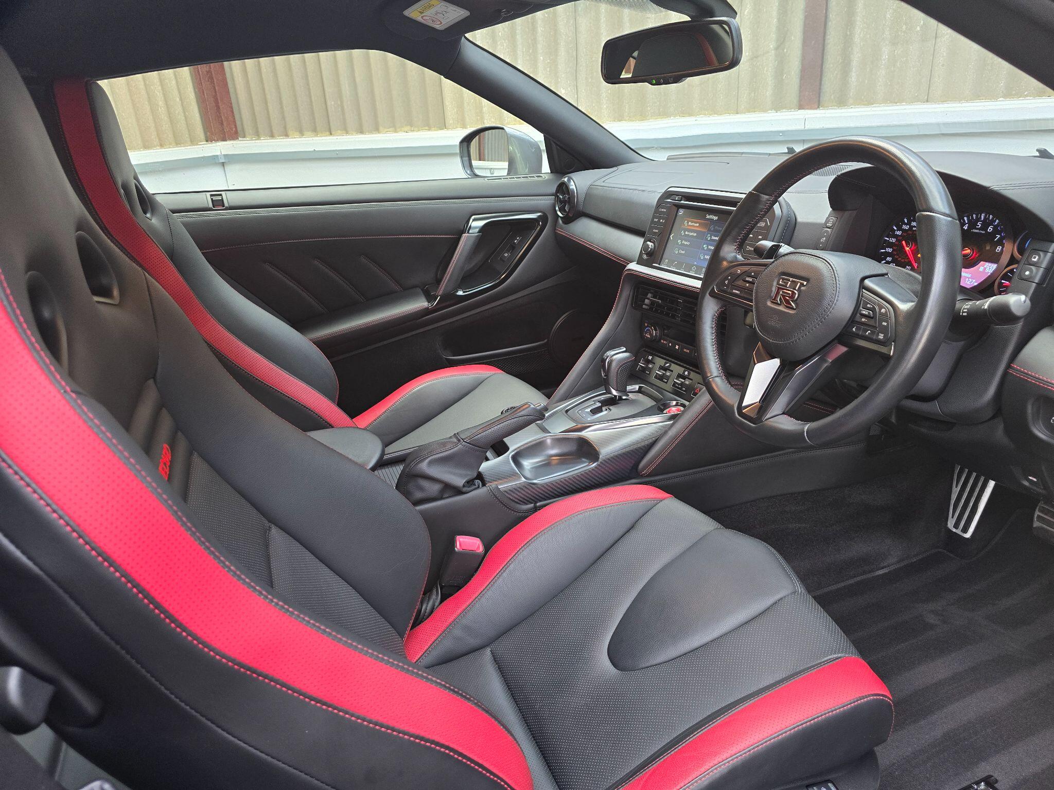 Nissan GT-R view 20