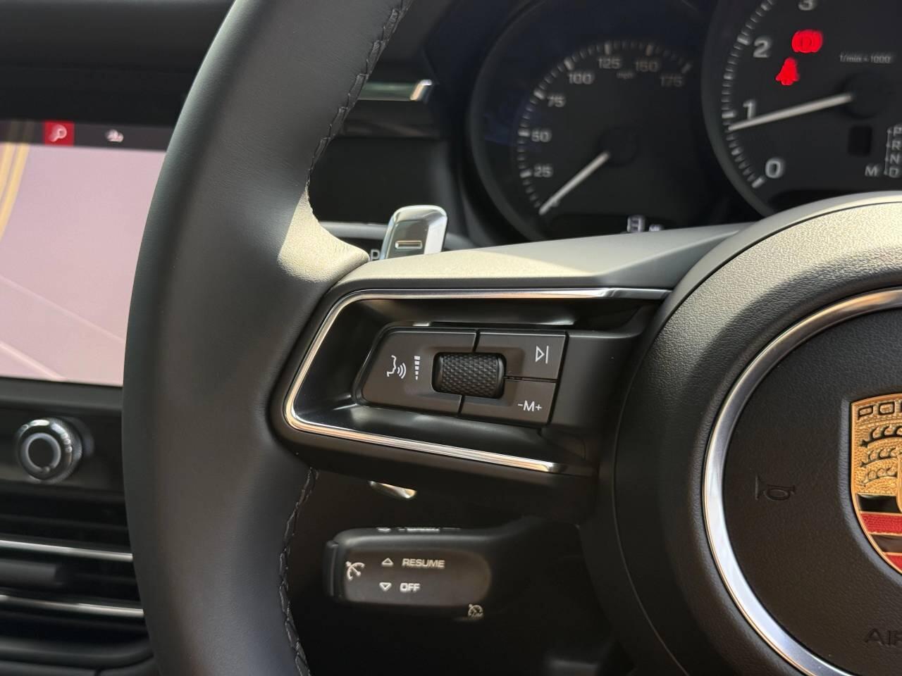 Porsche Macan view 23