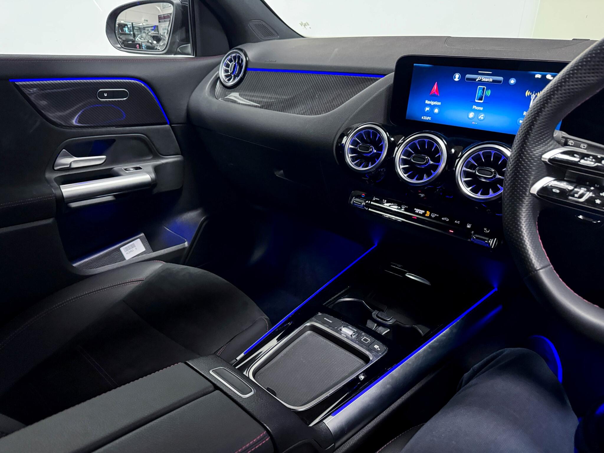 Mercedes-Benz Gla view 35