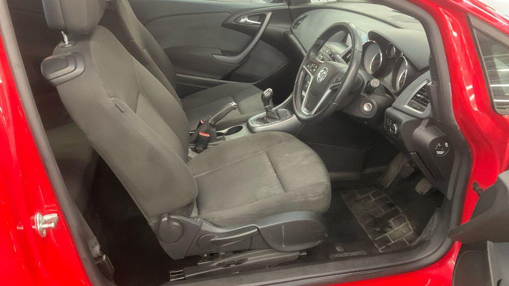 2015 Vauxhall Astra GTC 1.4T Limited Edition Euro 5 (s/s) 3dr • 88,057 miles image 7