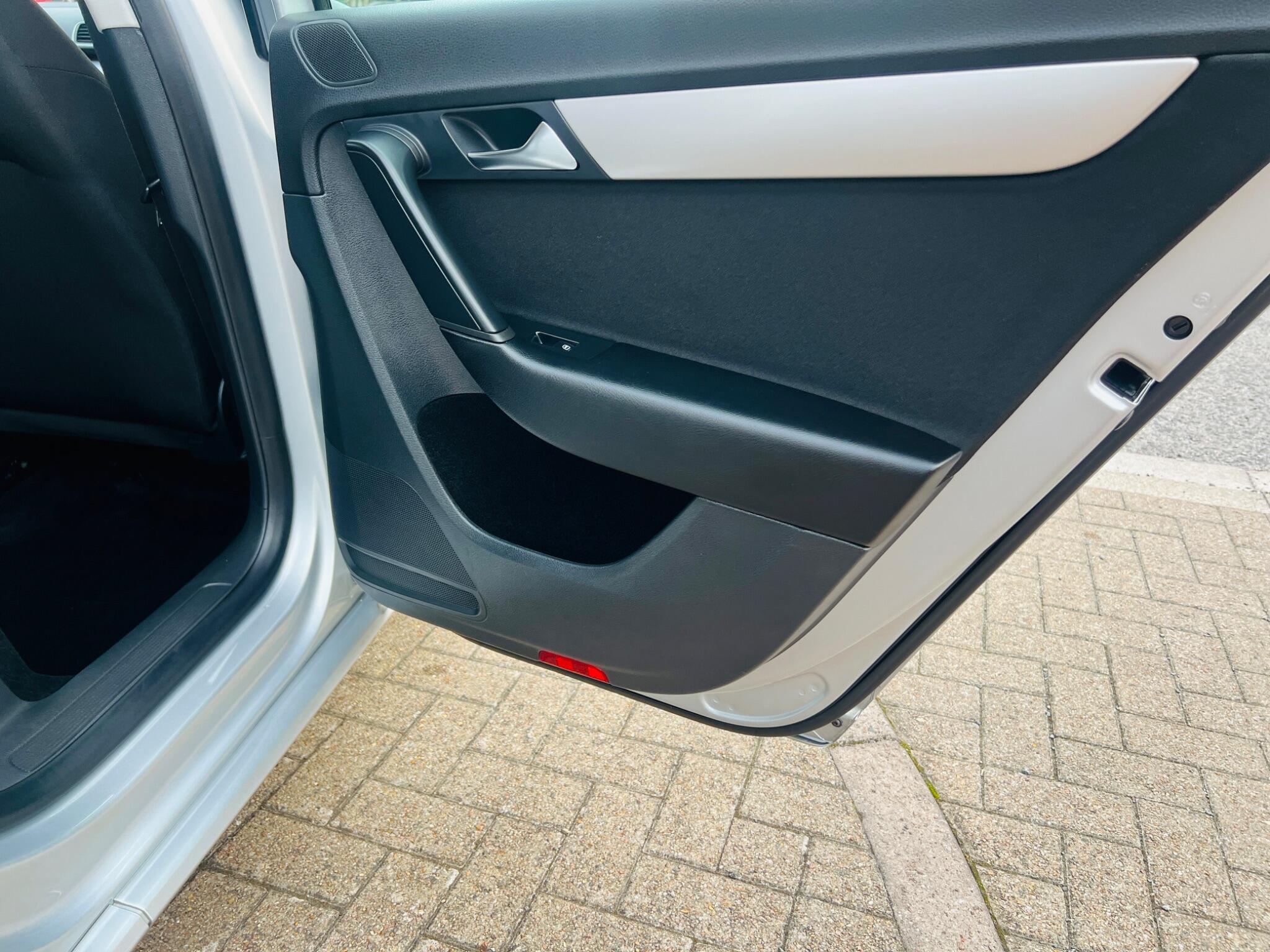 Volkswagen Passat view 60