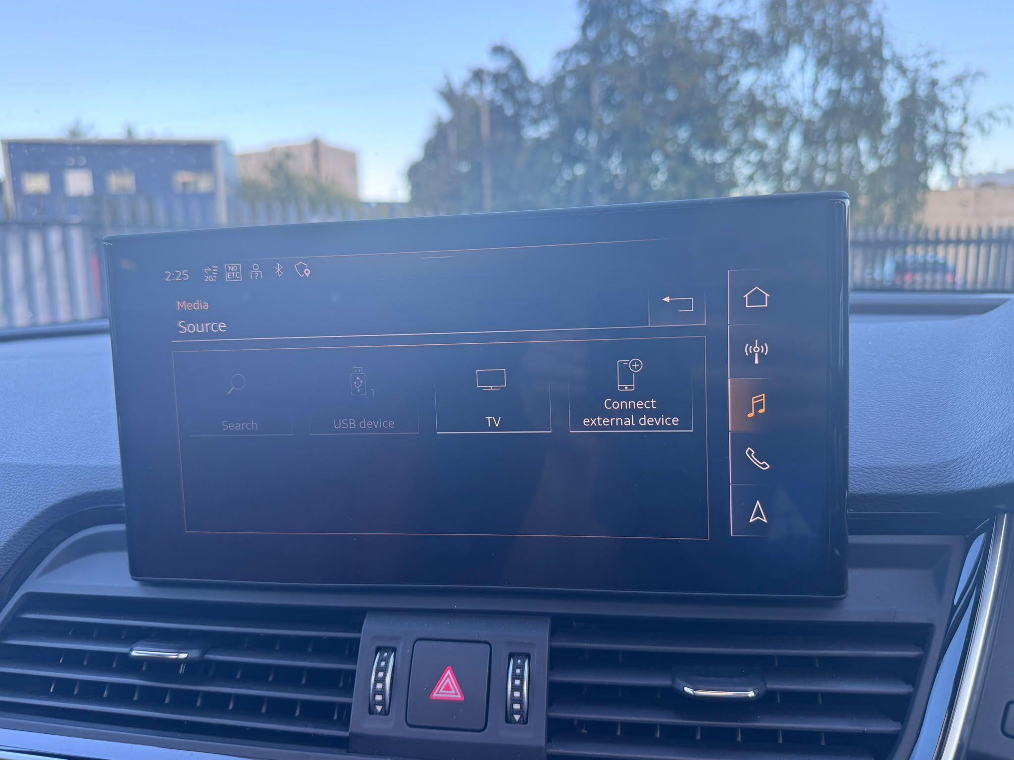 Audi SQ5 view 38