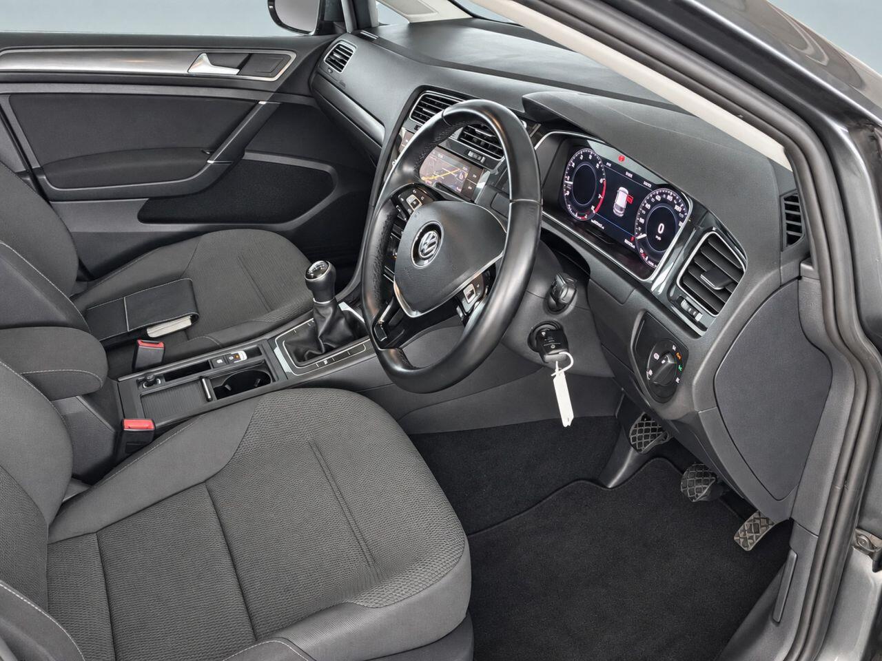 Volkswagen Golf view 2