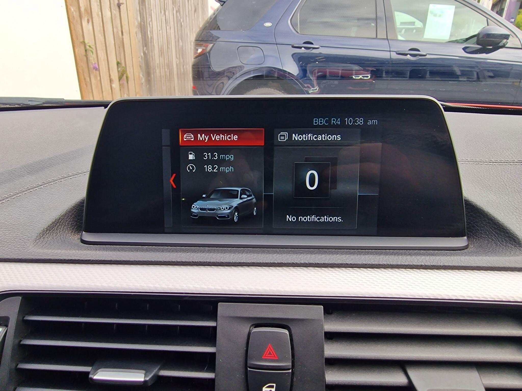 BMW 1 Series view 10