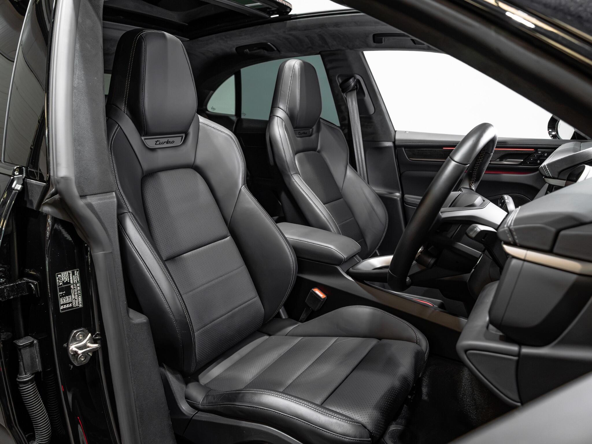 Porsche Macan view 2