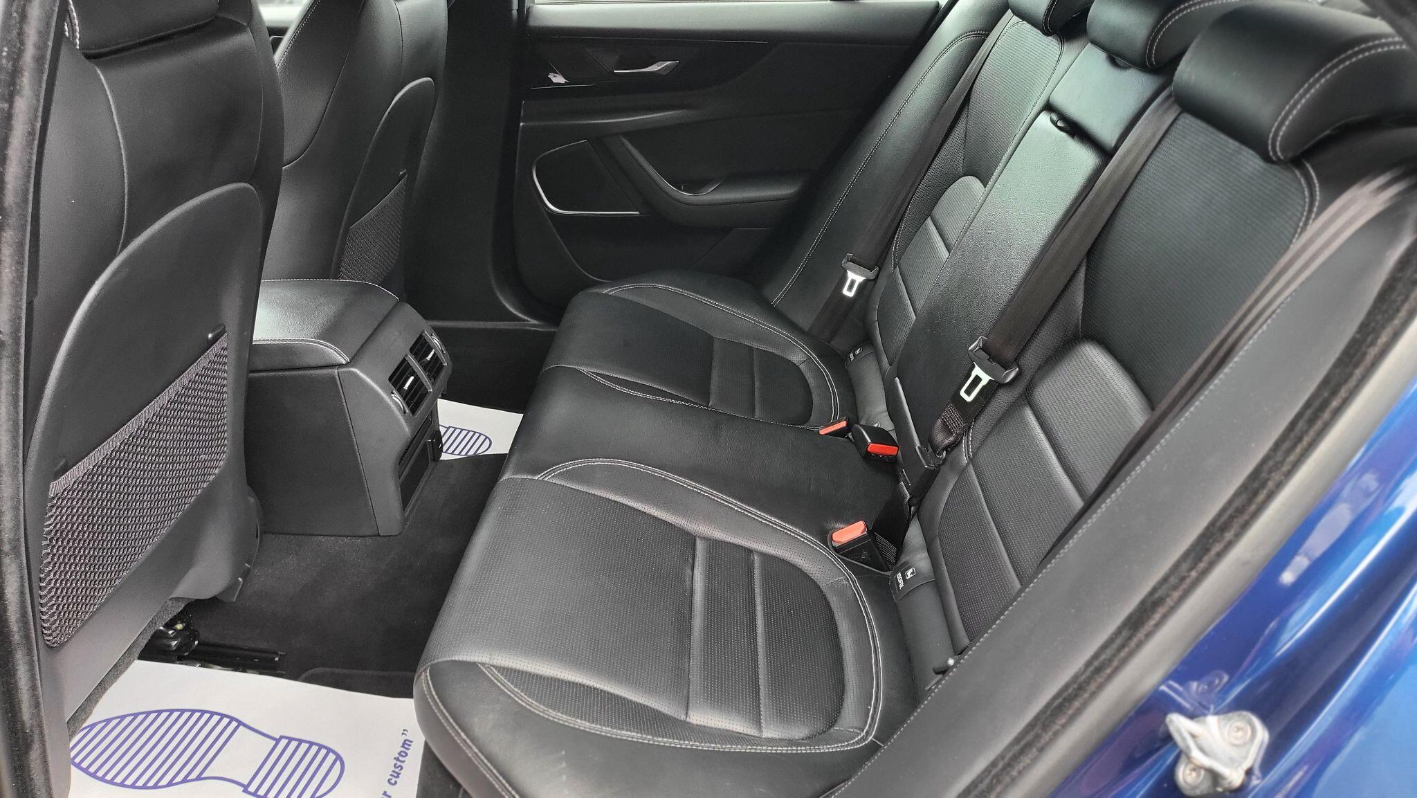 Jaguar Xe view 15
