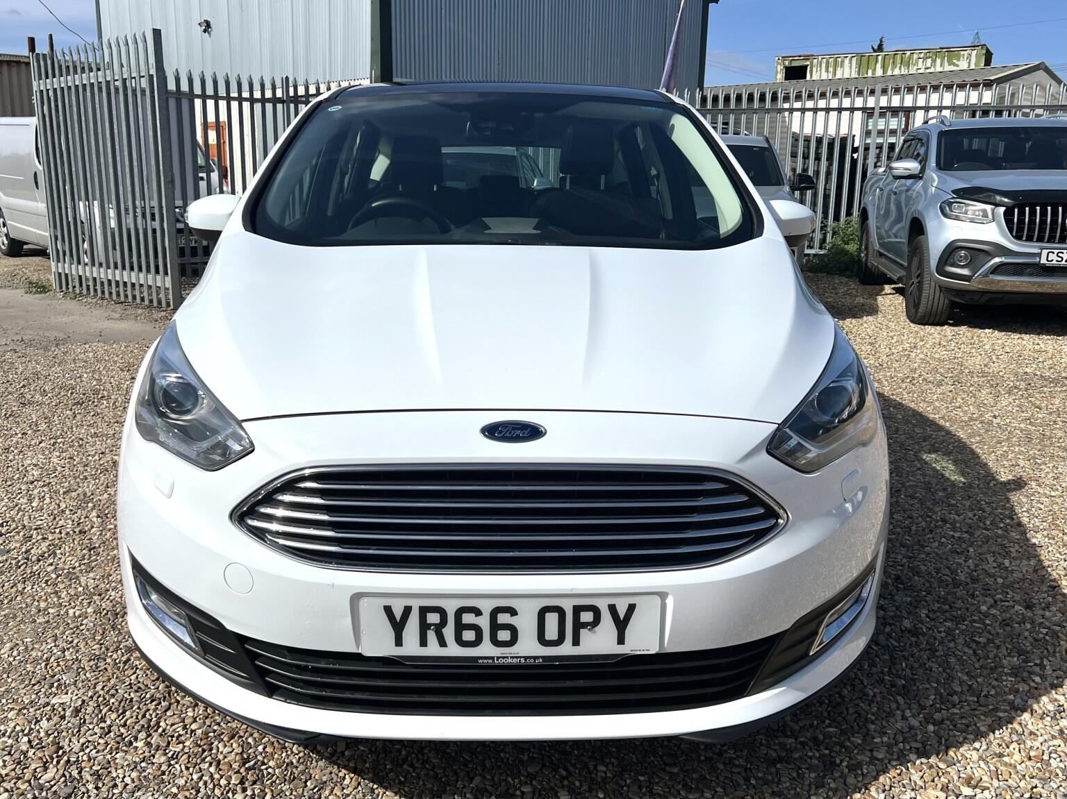 Ford C-Max view 12