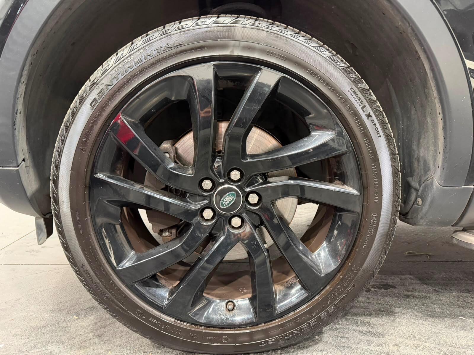 Land Rover Discovery Sport view 25