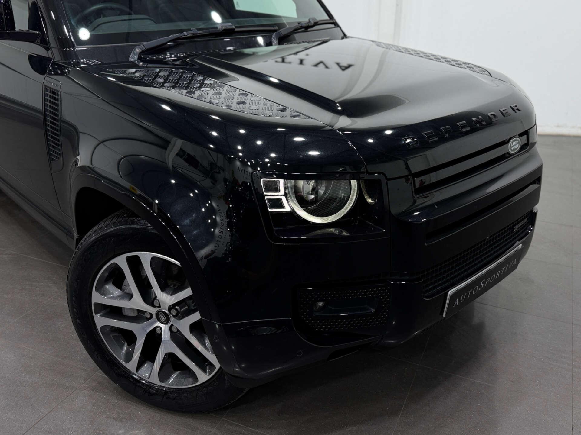 Land Rover Defender view 29
