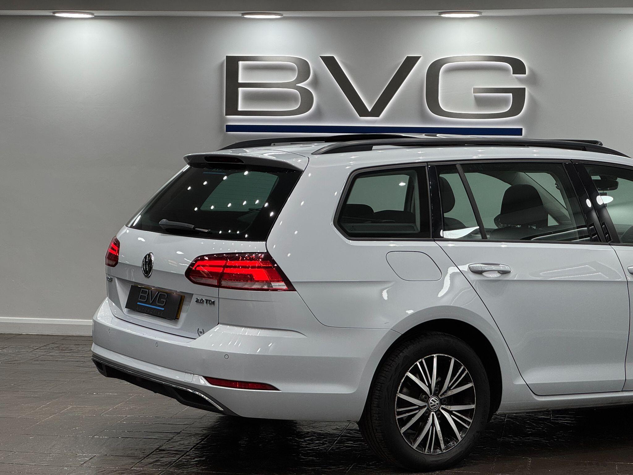 Volkswagen Golf view 21