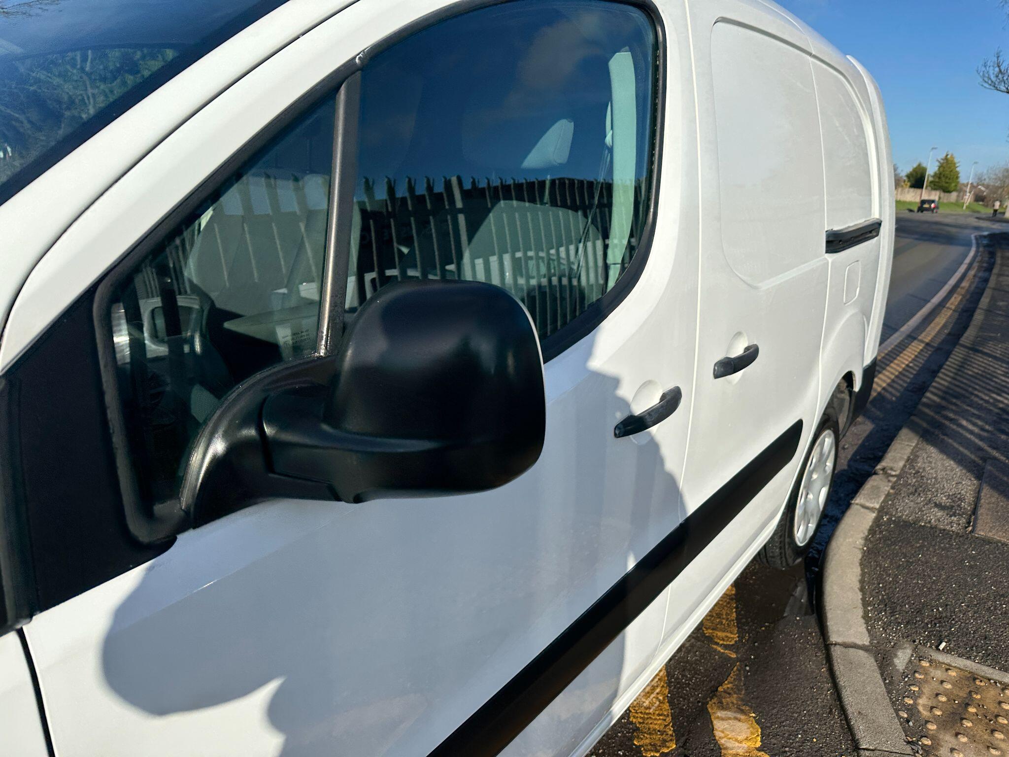 2016 Peugeot Partner 1.6 HDi S Crew Van L2 4dr • 93,298 miles image 10