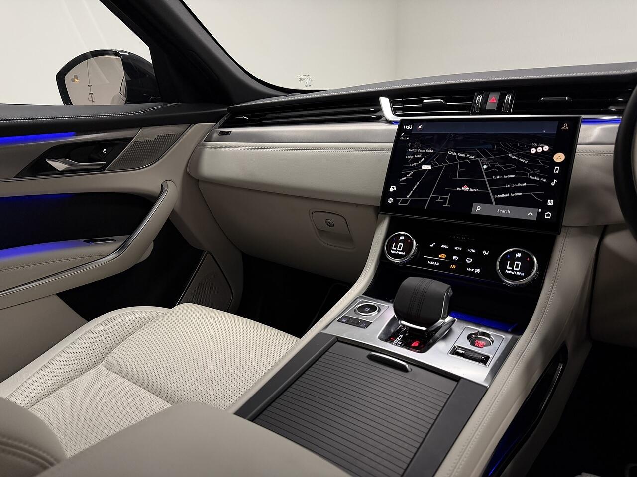Jaguar F-Pace view 19