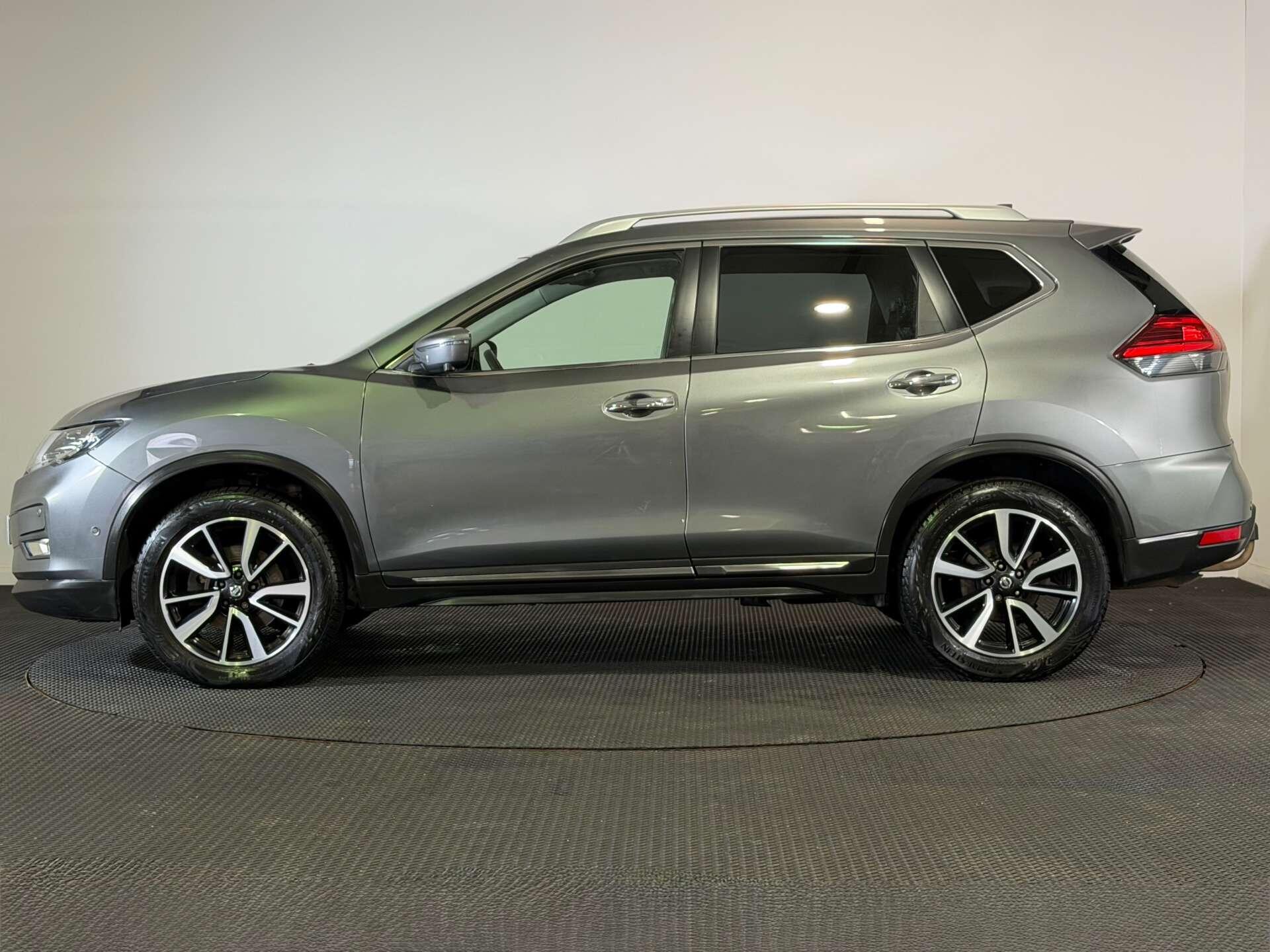 Nissan X-Trail view 4