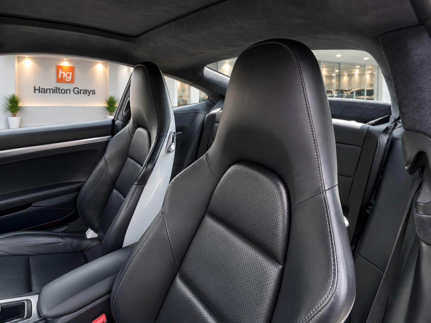 Porsche 911 view 14