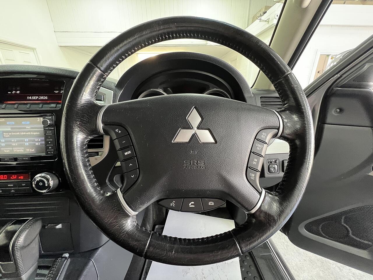 Mitsubishi Shogun view 9