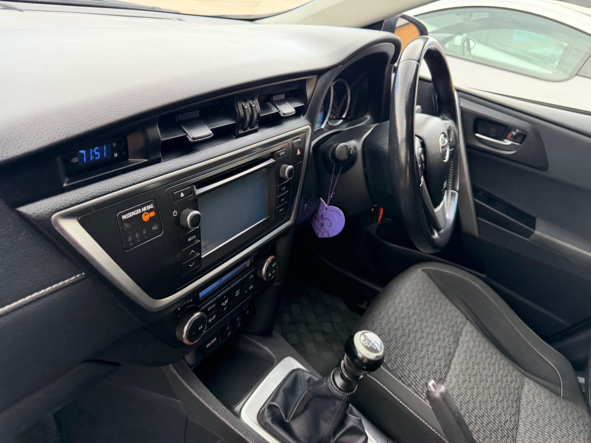 Toyota Auris view 55