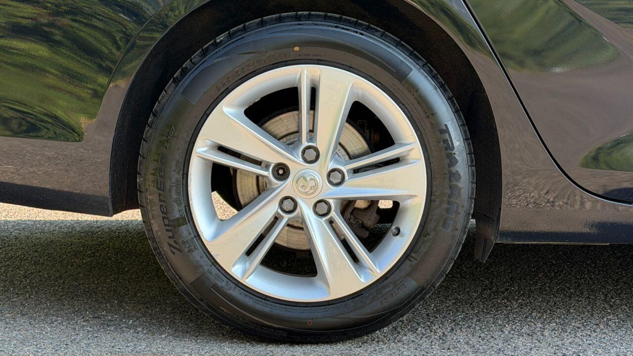 Vauxhall Insignia view 39