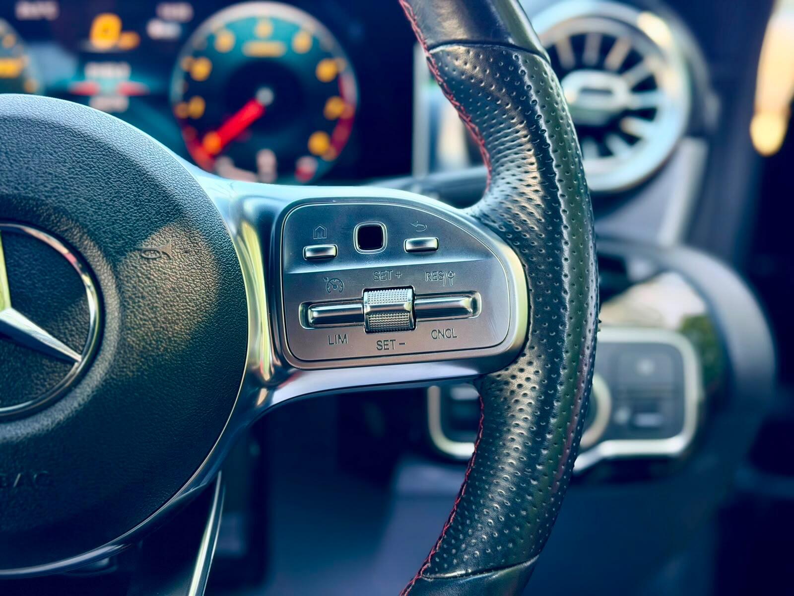 Mercedes-Benz Cla view 24
