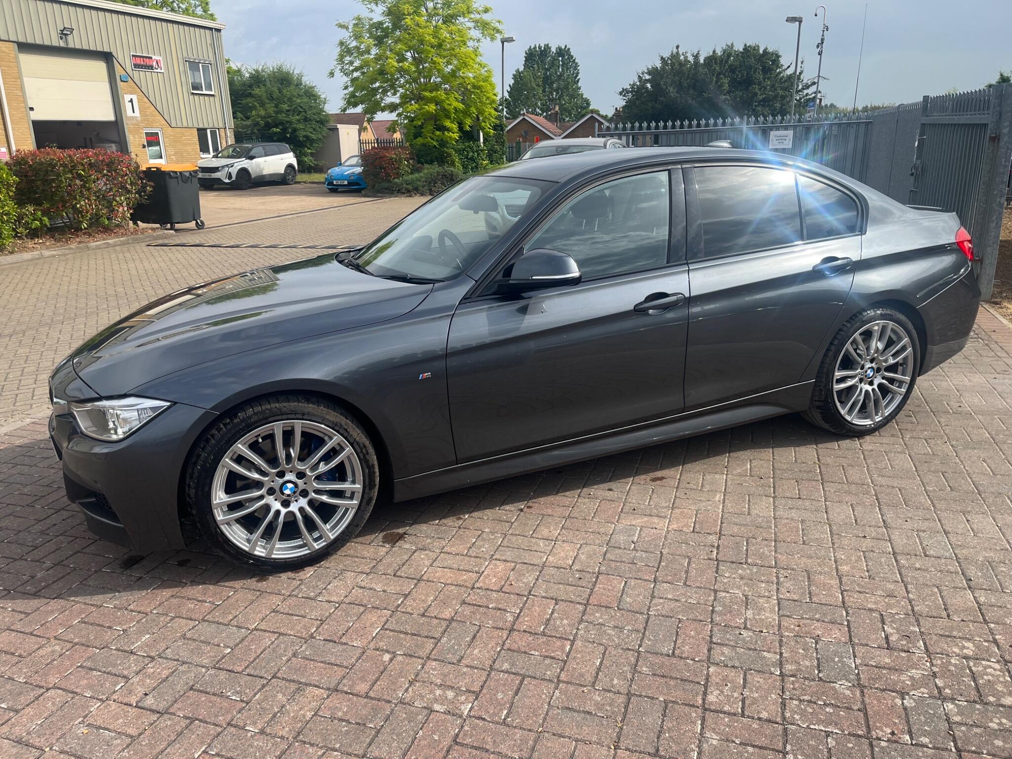 BMW 3 Series view 14