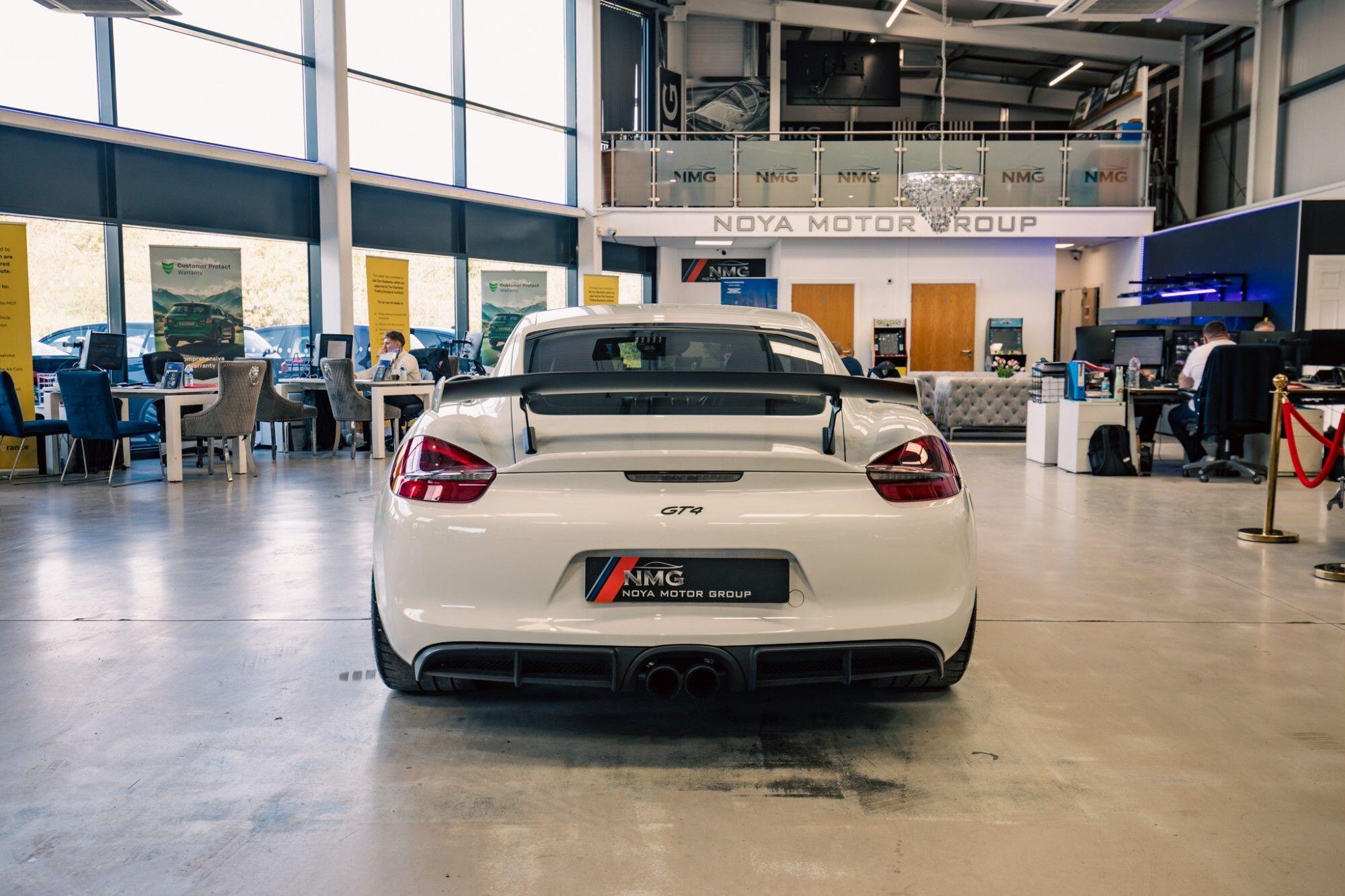 Porsche Cayman view 46