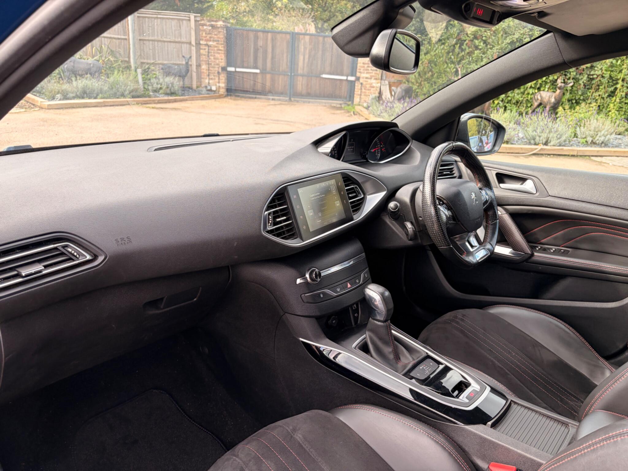 Peugeot 308 view 11