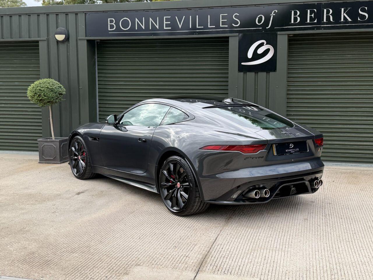 Jaguar F-Type view 21