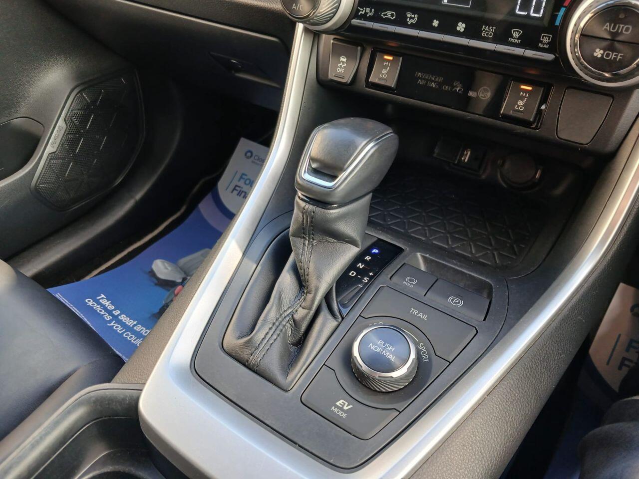 Toyota RAV4 view 13