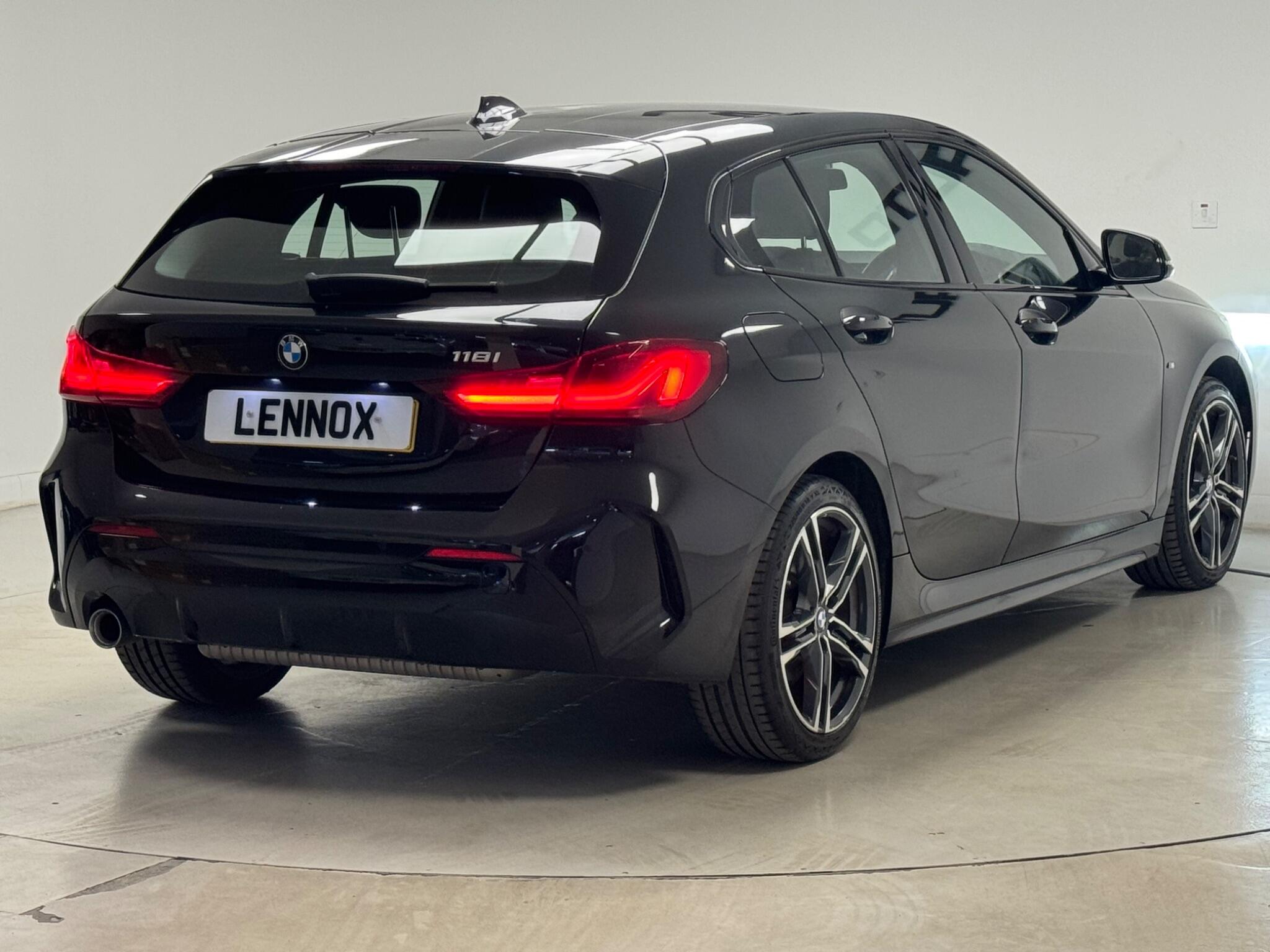 BMW 1 Series view 6