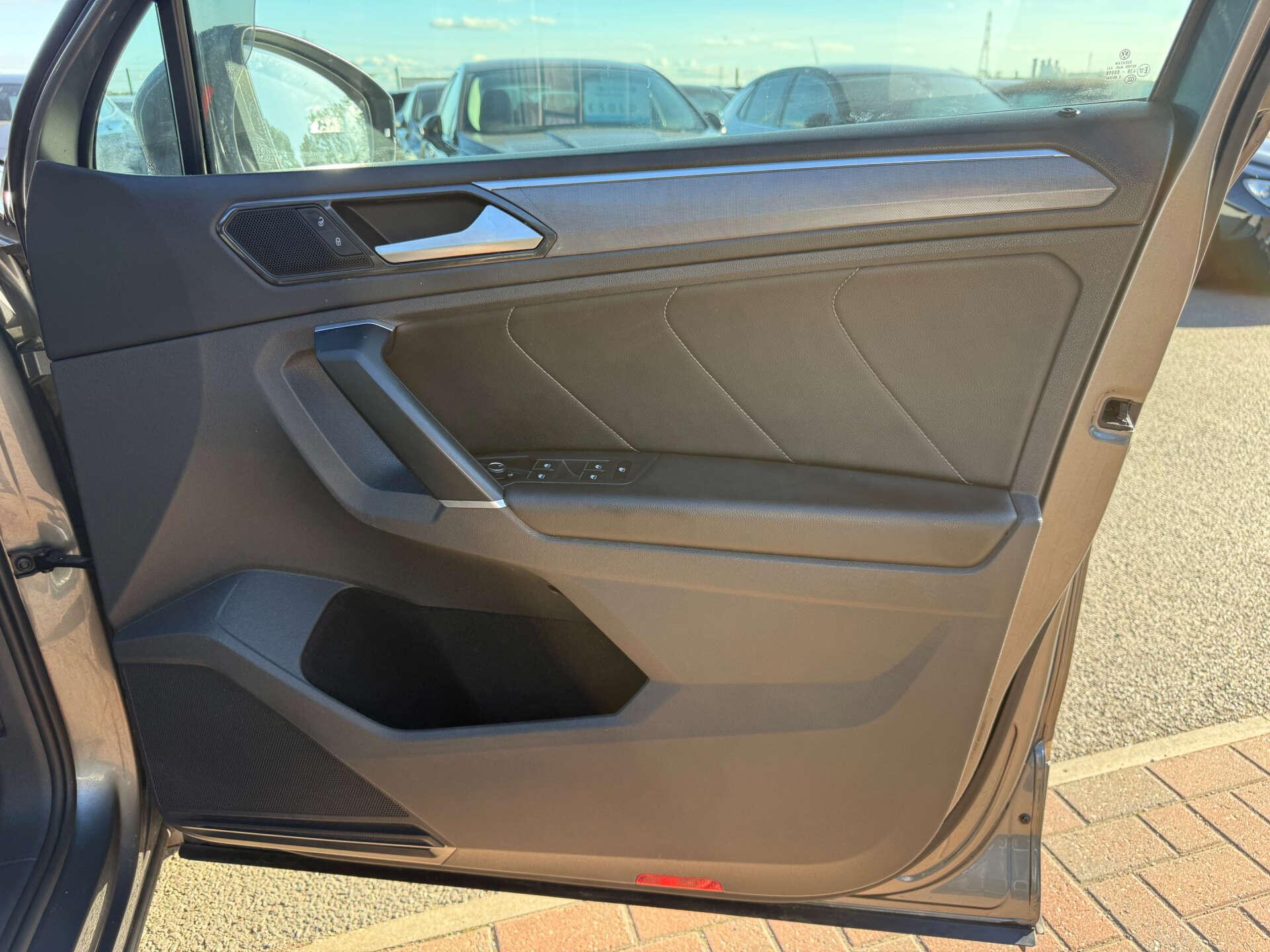 Volkswagen Tiguan view 33