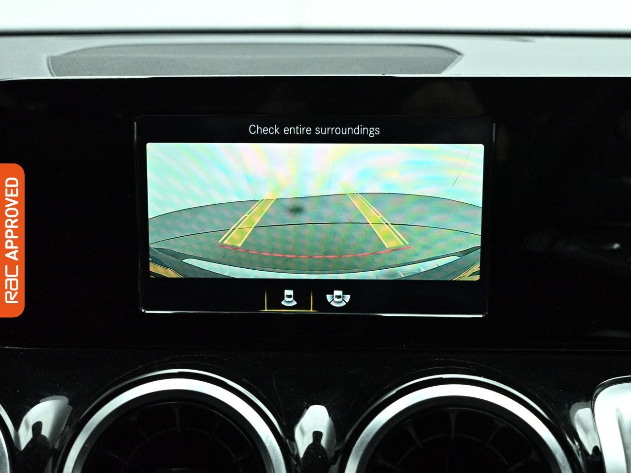 Mercedes-Benz GLB view 15
