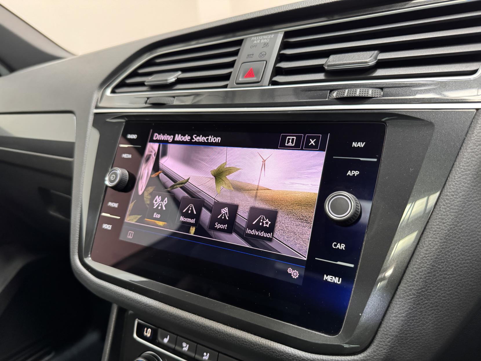 Volkswagen Tiguan view 29