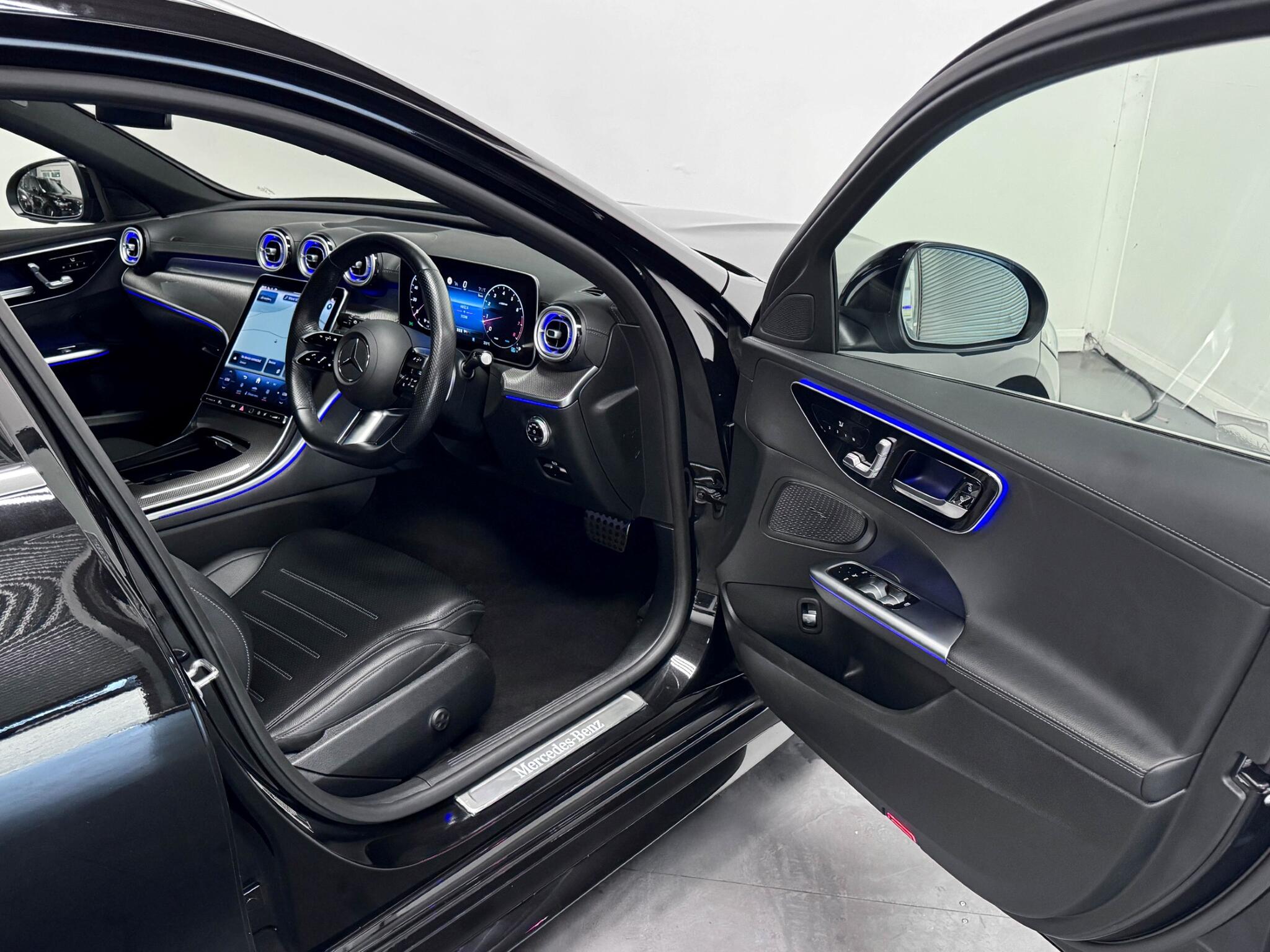 Mercedes-Benz C-Class view 19