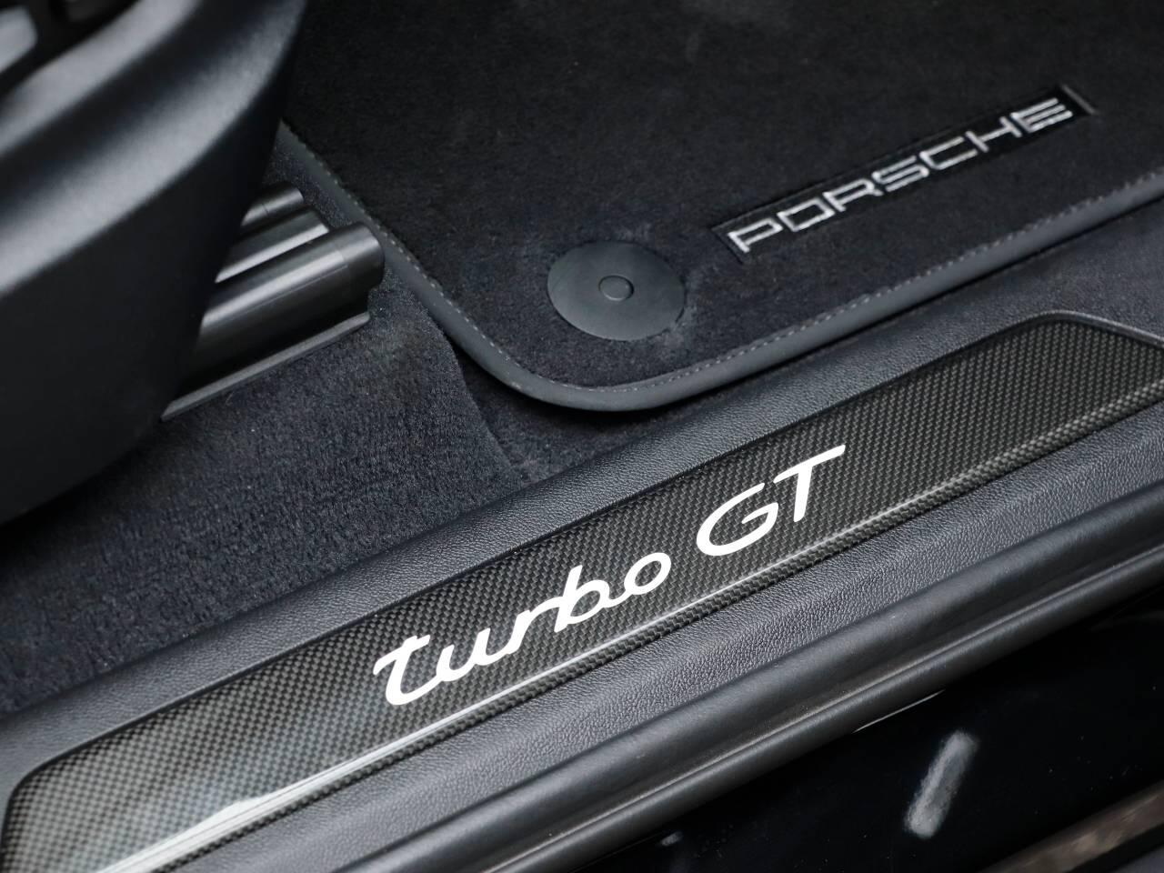 Porsche Cayenne view 23
