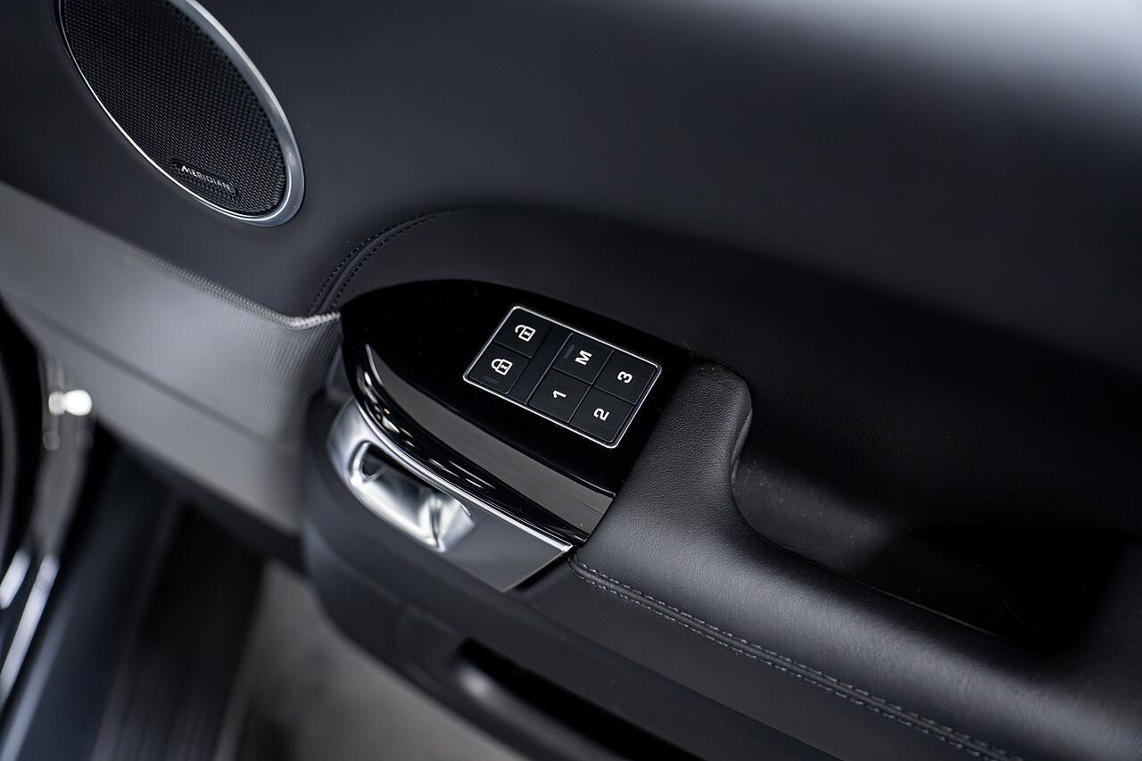 Land Rover Range Rover Sport view 17