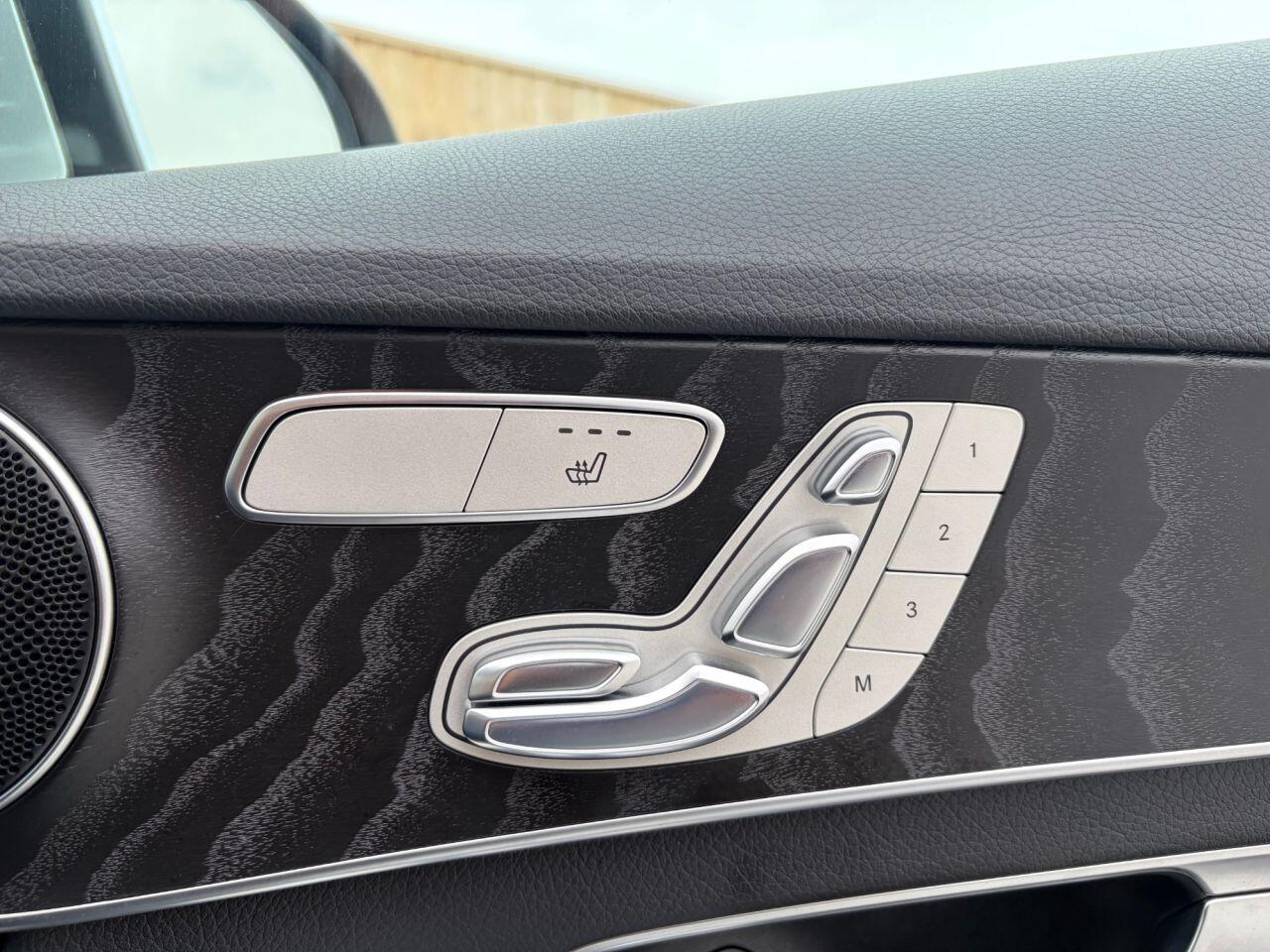 Mercedes-Benz C-Class view 30