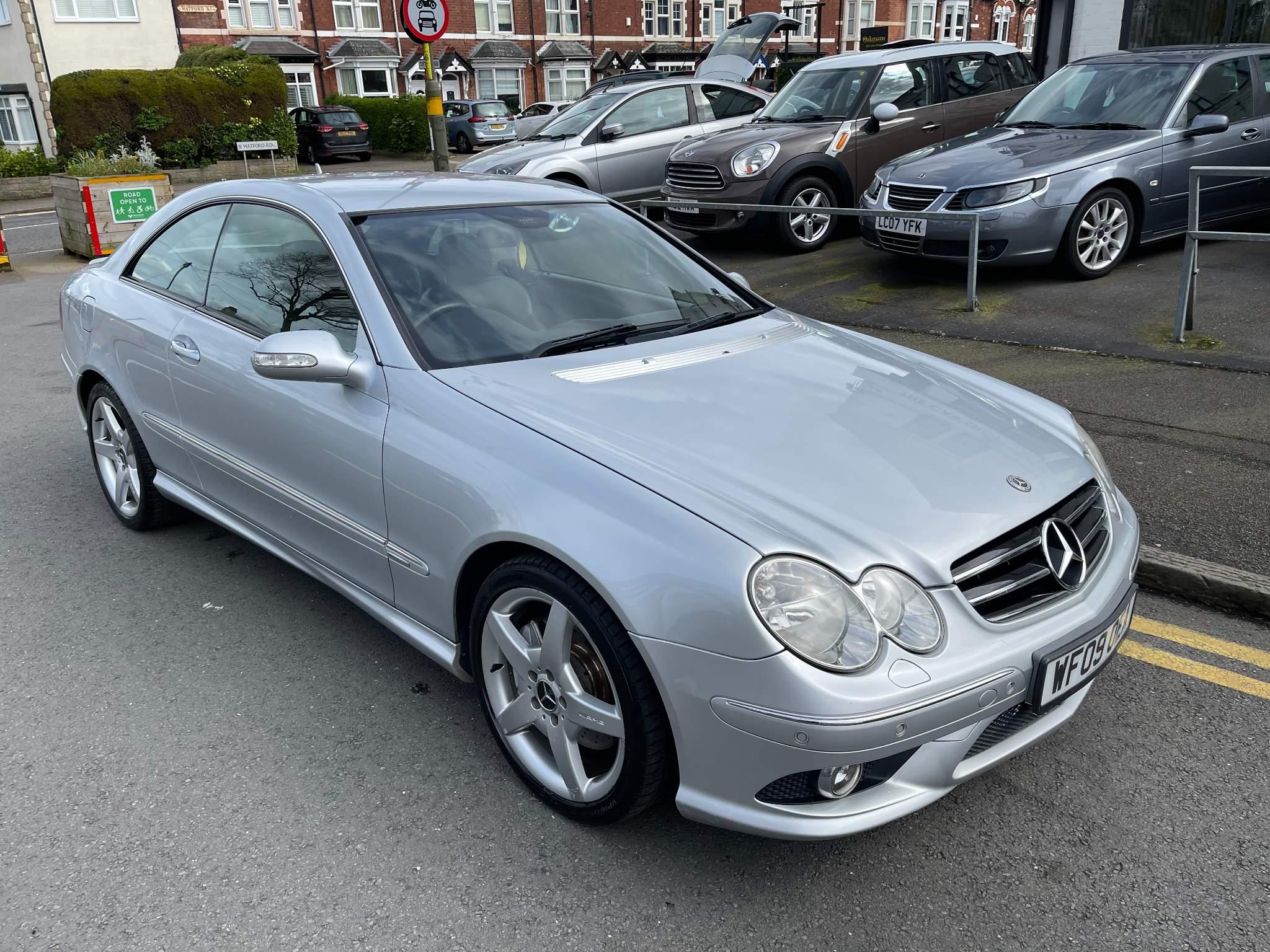 Mercedes-Benz CLK view 4