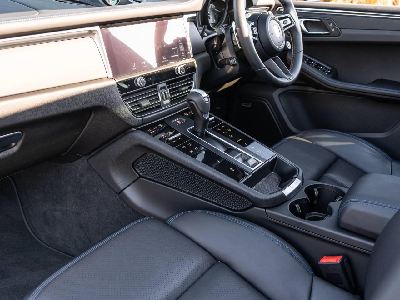 Porsche Macan view 36