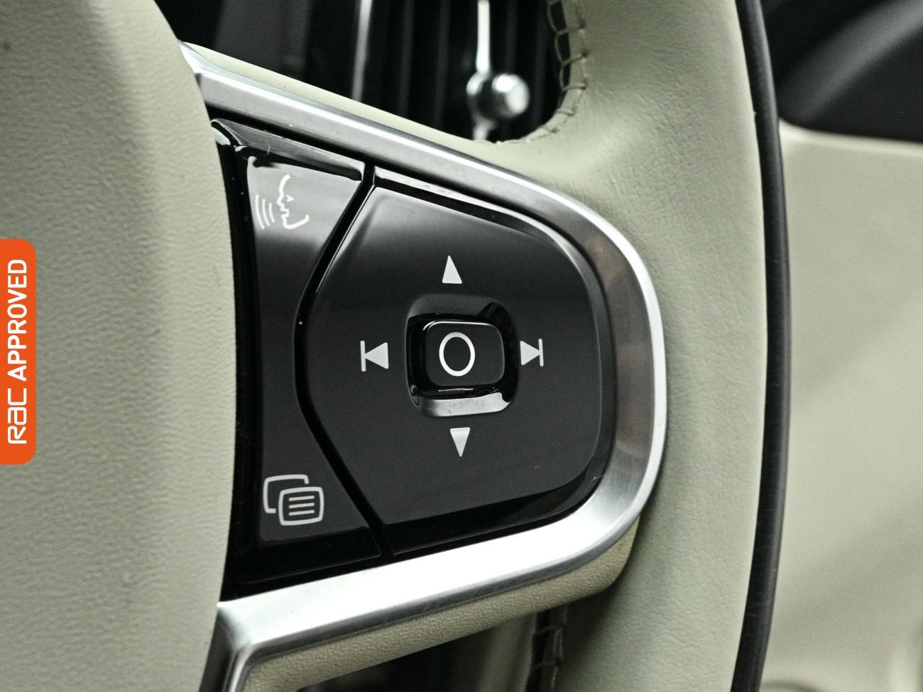 Volvo XC60 view 24