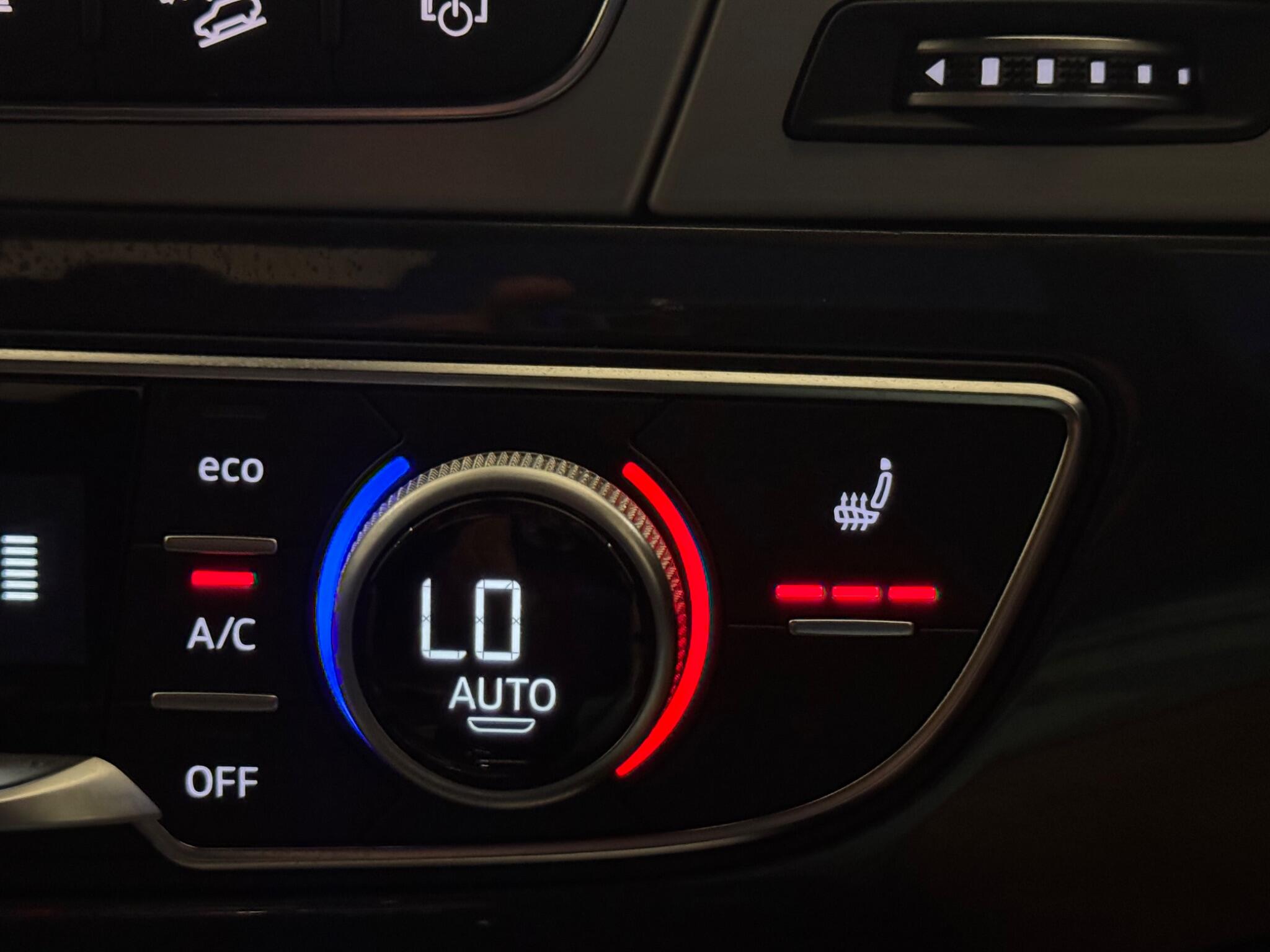 Audi Q7 view 16