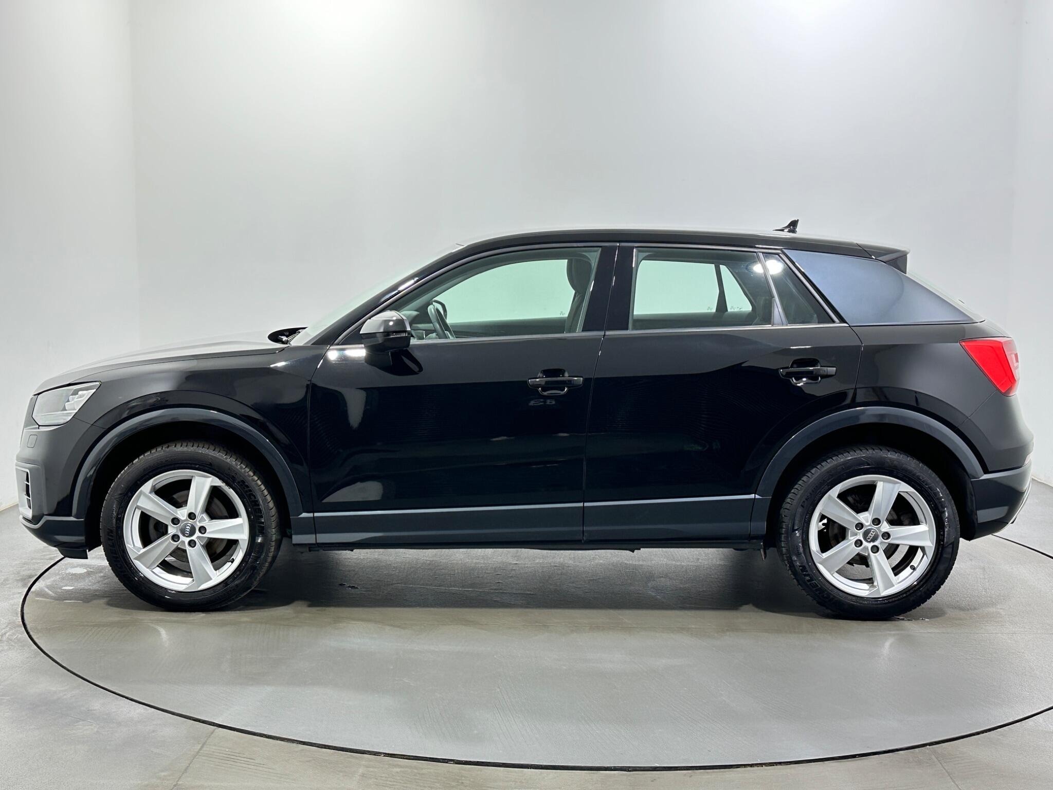 Audi Q2 view 5