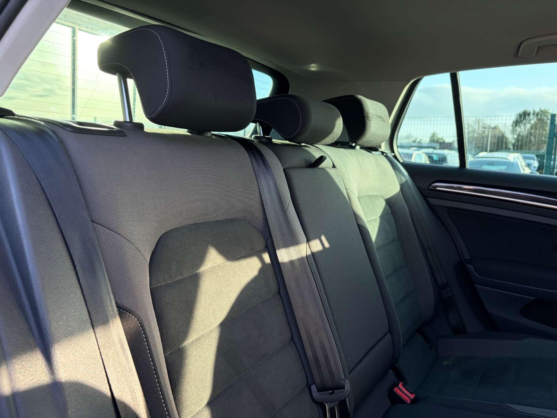 Volkswagen Golf view 31
