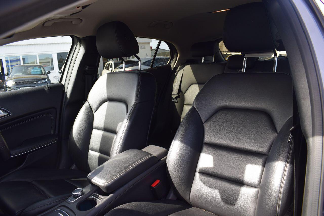 Mercedes-Benz GLA view 4
