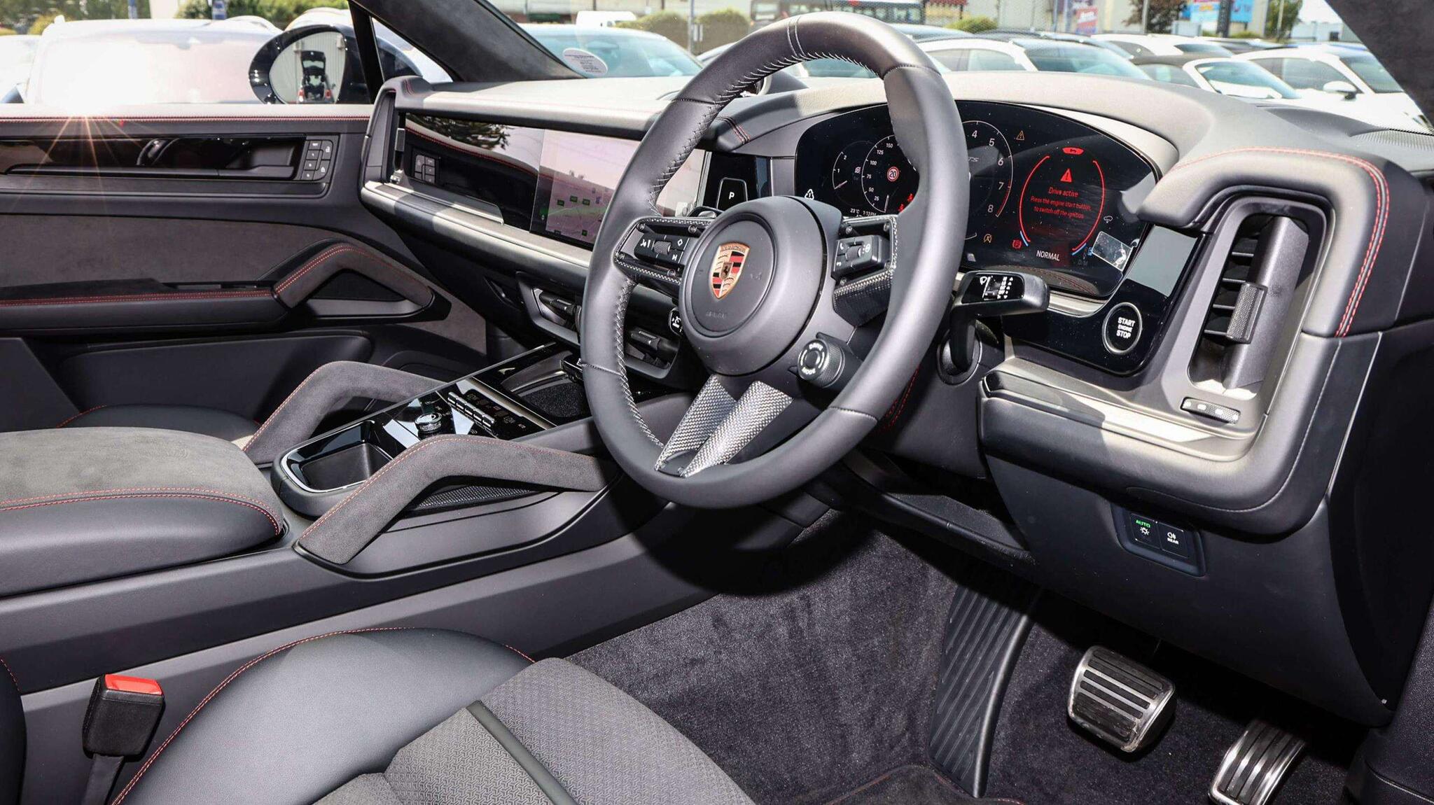 Porsche Cayenne view 19