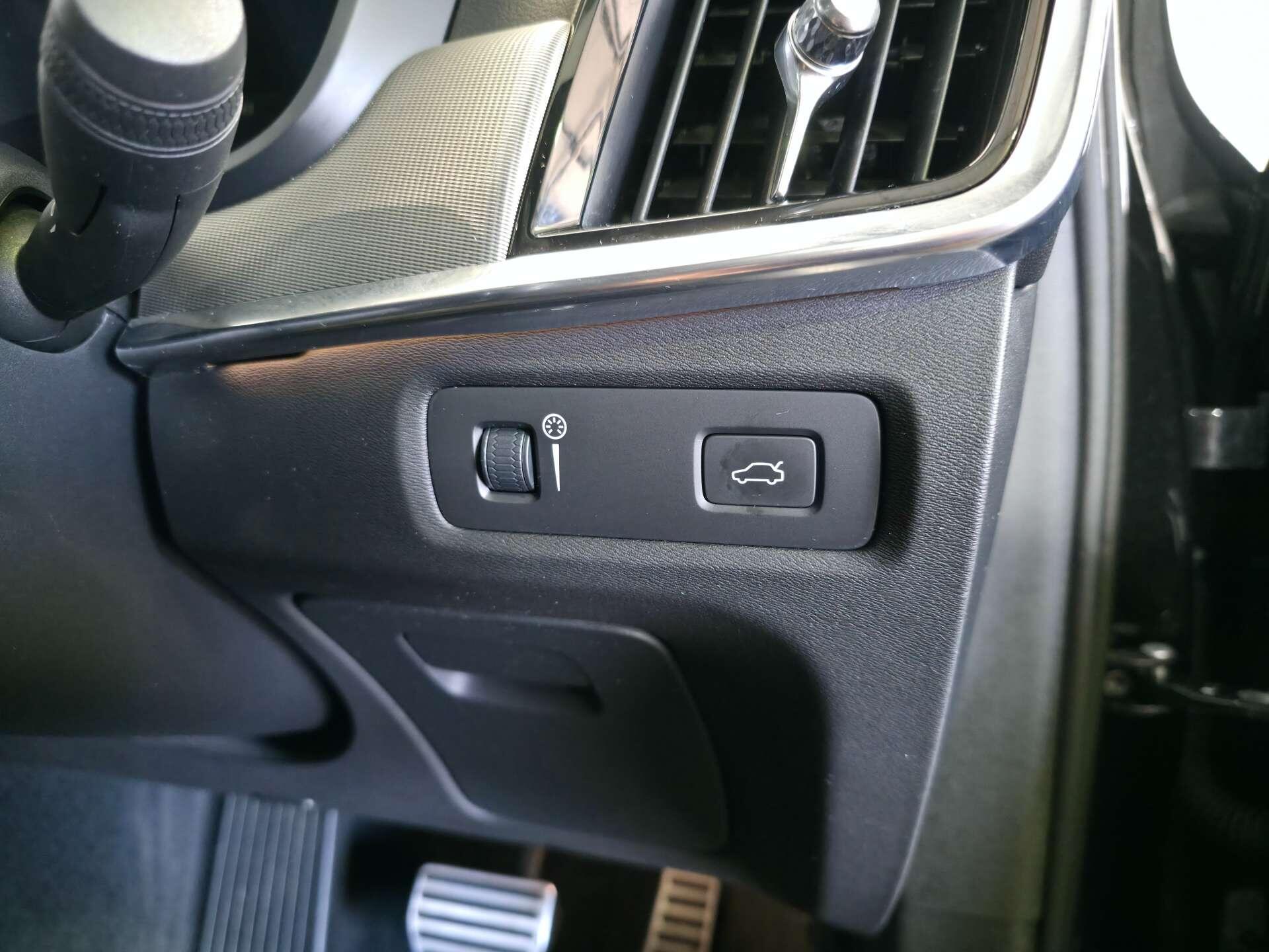 Volvo S90 view 20