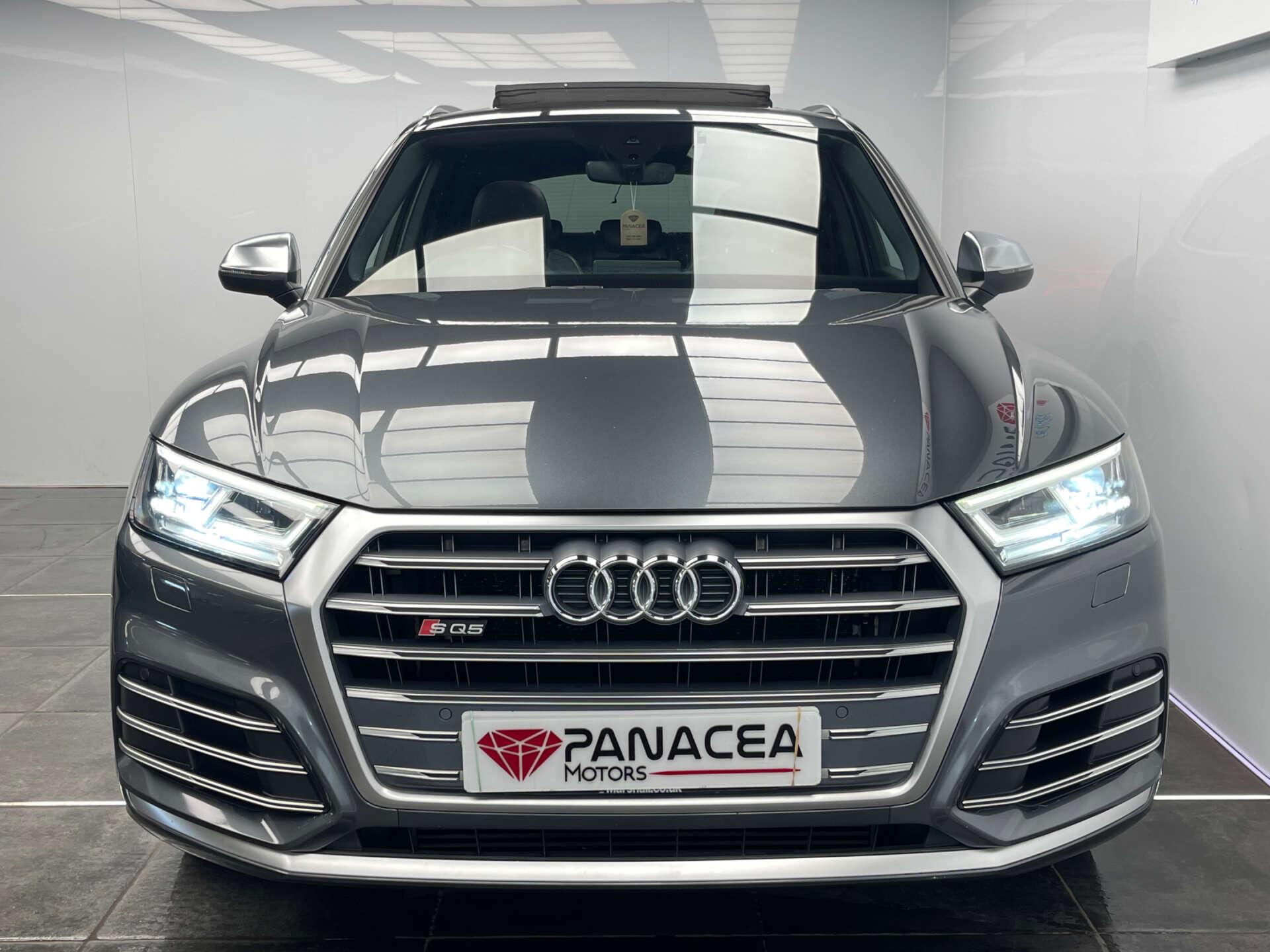 Audi SQ5 view 5