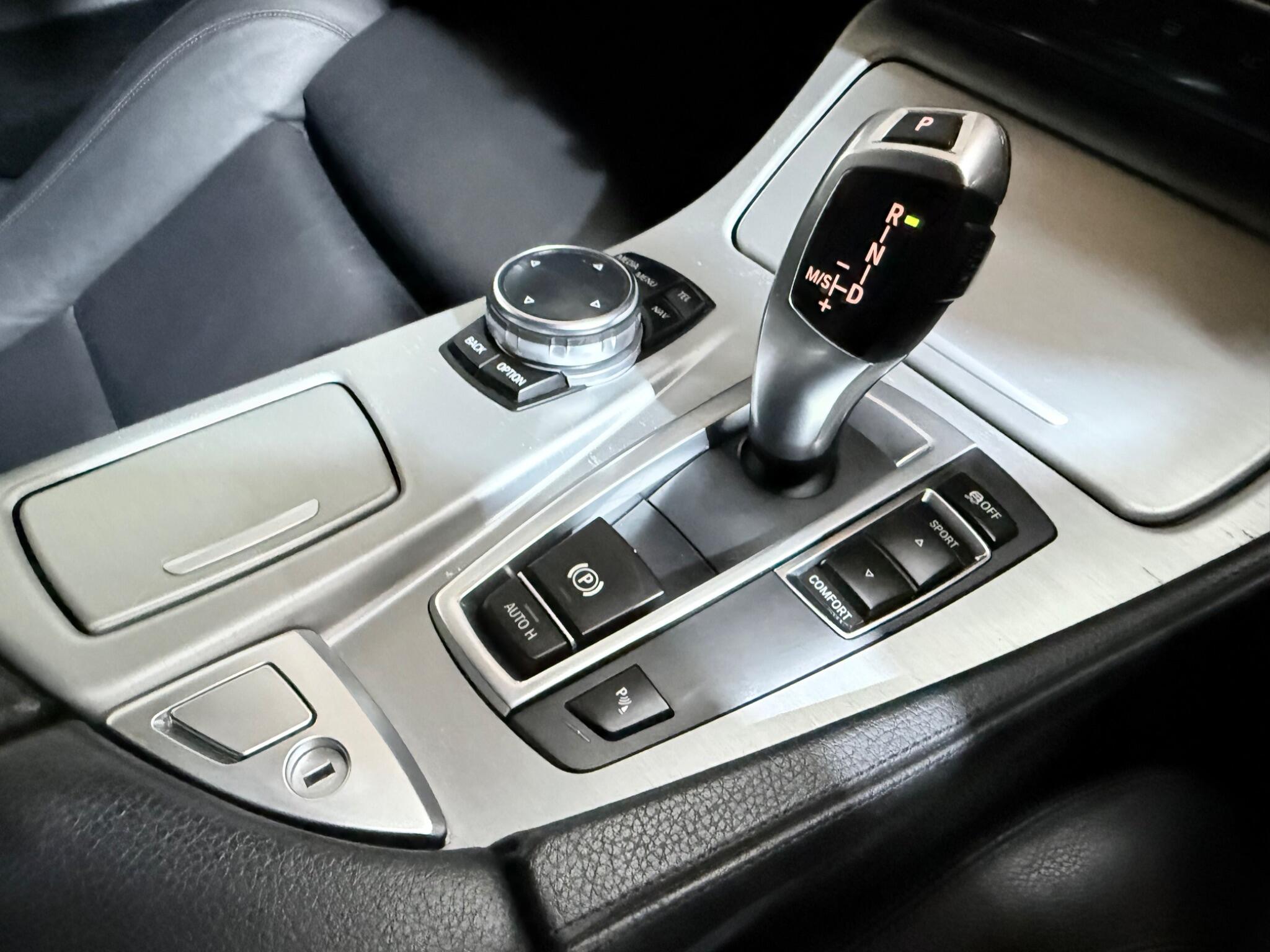 BMW 5 Series view 38
