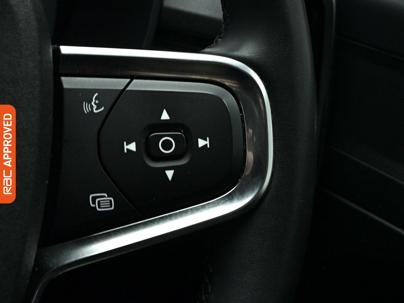 Volvo XC40 view 25
