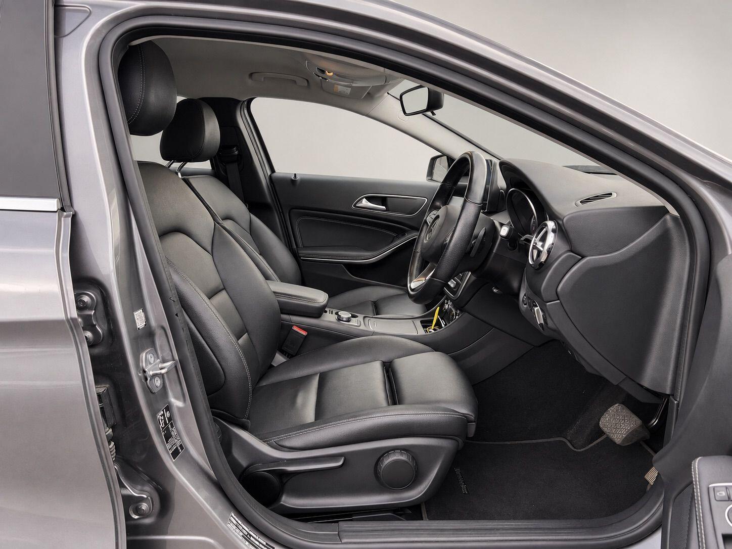 Mercedes-Benz Gla view 16